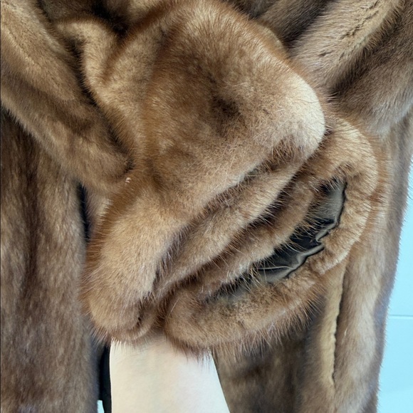 Elegant Brown 100% Real female mink Fur Coat - Picture 7 of 9